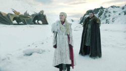 extant_GameOfThrones_8x01-Winterfell_3504