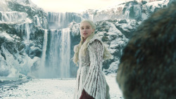 extant_GameOfThrones_8x01-Winterfell_3508