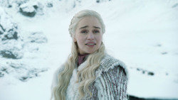 extant_GameOfThrones_8x01-Winterfell_3520
