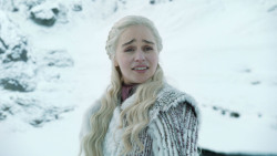 extant_GameOfThrones_8x01-Winterfell_3521