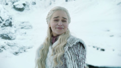 extant_GameOfThrones_8x01-Winterfell_3523
