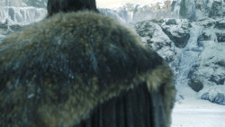 extant_GameOfThrones_8x01-Winterfell_3527