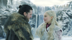 extant_GameOfThrones_8x01-Winterfell_3532