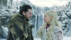 extant_GameOfThrones_8x01-Winterfell_3533
