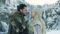 extant_GameOfThrones_8x01-Winterfell_3546