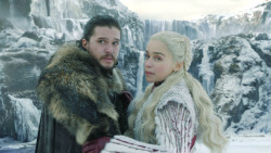 extant_GameOfThrones_8x01-Winterfell_3561