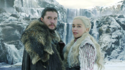 extant_GameOfThrones_8x01-Winterfell_3563