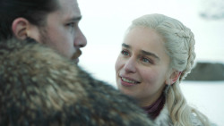 extant_GameOfThrones_8x01-Winterfell_3570