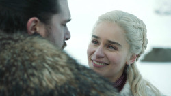 extant_GameOfThrones_8x01-Winterfell_3573