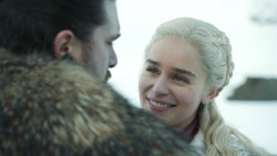 extant_GameOfThrones_8x01-Winterfell_3574