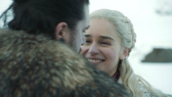 extant_GameOfThrones_8x01-Winterfell_3575