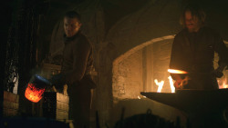 extant_GameOfThrones_8x01-Winterfell_3602