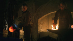 extant_GameOfThrones_8x01-Winterfell_3604