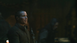 extant_GameOfThrones_8x01-Winterfell_3634