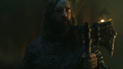 extant_GameOfThrones_8x01-Winterfell_3639