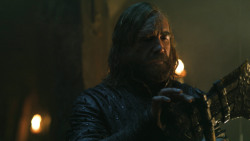extant_GameOfThrones_8x01-Winterfell_3642
