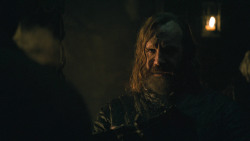 extant_GameOfThrones_8x01-Winterfell_3655