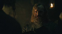 extant_GameOfThrones_8x01-Winterfell_3658