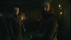 extant_GameOfThrones_8x01-Winterfell_3670