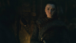 extant_GameOfThrones_8x01-Winterfell_3674