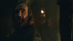 extant_GameOfThrones_8x01-Winterfell_3677