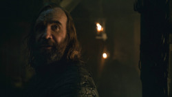 extant_GameOfThrones_8x01-Winterfell_3678