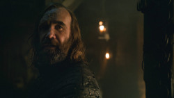 extant_GameOfThrones_8x01-Winterfell_3685