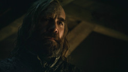 extant_GameOfThrones_8x01-Winterfell_3708