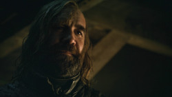 extant_GameOfThrones_8x01-Winterfell_3714