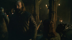 extant_GameOfThrones_8x01-Winterfell_3726
