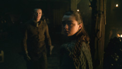 extant_GameOfThrones_8x01-Winterfell_3734