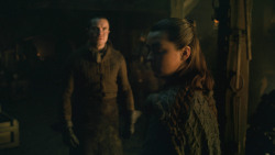 extant_GameOfThrones_8x01-Winterfell_3736