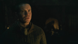 extant_GameOfThrones_8x01-Winterfell_3756