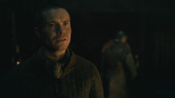 extant_GameOfThrones_8x01-Winterfell_3758