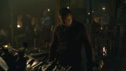 extant_GameOfThrones_8x01-Winterfell_3779