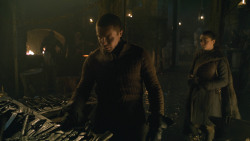 extant_GameOfThrones_8x01-Winterfell_3782
