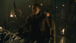 extant_GameOfThrones_8x01-Winterfell_3784