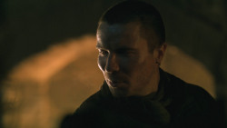 extant_GameOfThrones_8x01-Winterfell_3791
