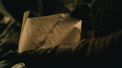 extant_GameOfThrones_8x01-Winterfell_3812