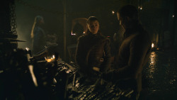 extant_GameOfThrones_8x01-Winterfell_3825
