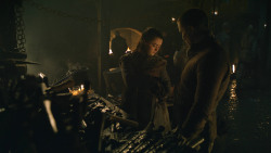 extant_GameOfThrones_8x01-Winterfell_3830