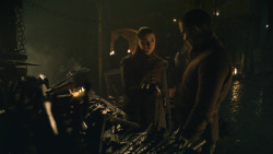 extant_GameOfThrones_8x01-Winterfell_3832