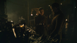 extant_GameOfThrones_8x01-Winterfell_3833