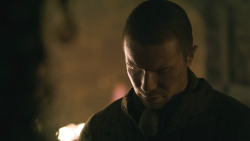 extant_GameOfThrones_8x01-Winterfell_3837