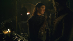 extant_GameOfThrones_8x01-Winterfell_3855