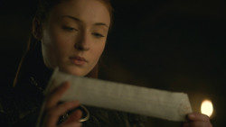extant_GameOfThrones_8x01-Winterfell_3868