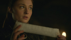 extant_GameOfThrones_8x01-Winterfell_3874