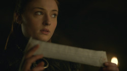 extant_GameOfThrones_8x01-Winterfell_3876