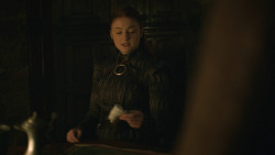 extant_GameOfThrones_8x01-Winterfell_3893