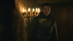 extant_GameOfThrones_8x01-Winterfell_3931